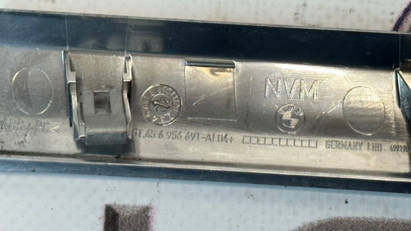 Накладка декоративная левая BMW X6 E71 M57D30TU2