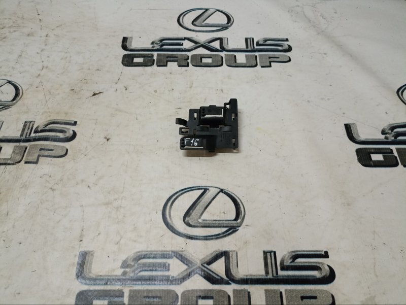 Кронштейн ЭБУ передний правый BMW X6 2017 F16 N57D30A 13627808466 контрактная