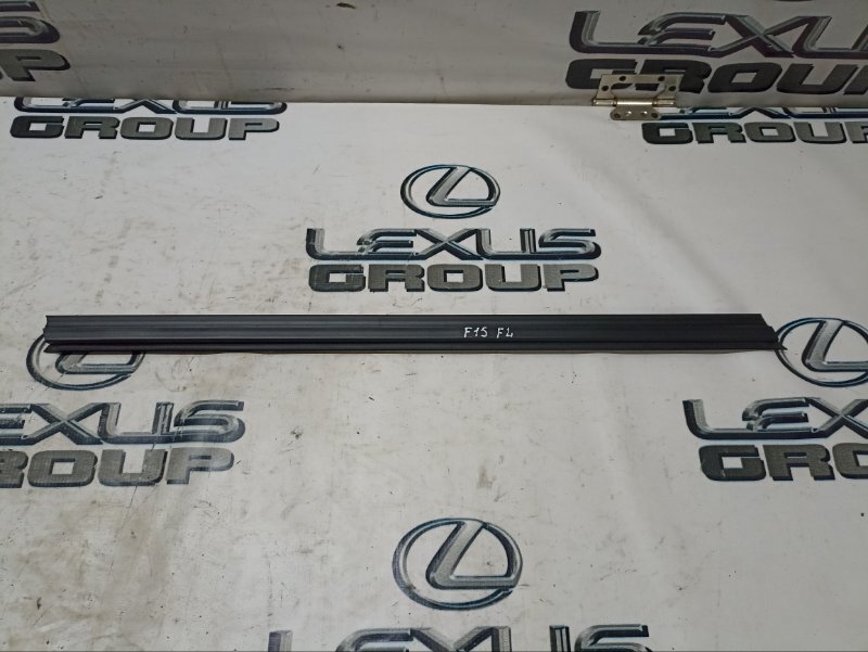 Уплотнитель стекла передний левый X5 2018 F15 M50DX