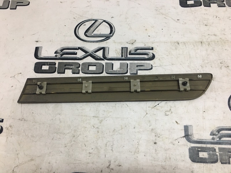 Молдинг на дверь задний правый GL 2004 W211 M113E50 Молдинг на дверь задний правый GL 2004 W211 M113E50