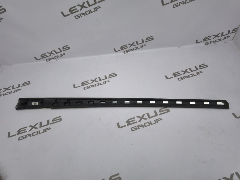 Молдинг стекла задний правый C238 2017