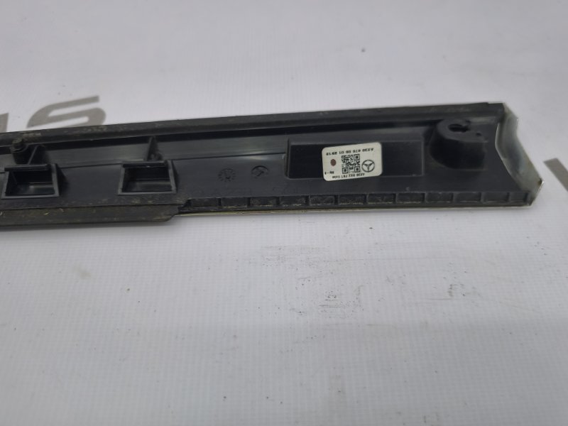 Молдинг стекла задний левый C238 2017 Молдинг стекла задний левый C238 2017