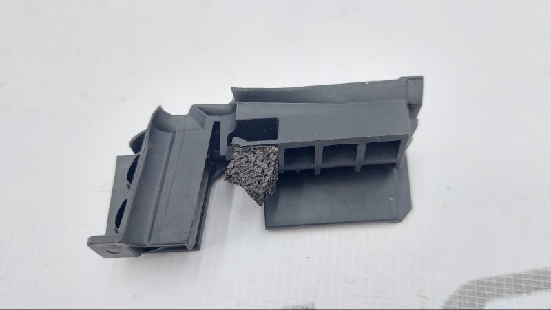 Уплотнитель двери задний левый Lexus ES200 ASZ10 6ARFSE