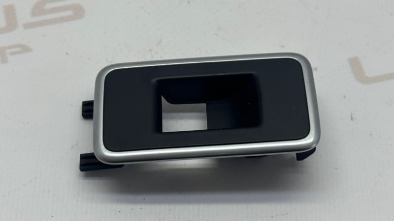 Накладка обшивки двери Land Rover Range Rover L405 448DT
