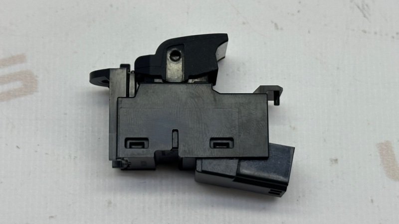 Кнопка стеклоподъемника Discovery 2019 L462 30DDTX