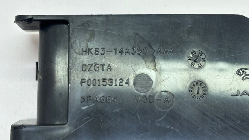 Крышка блока предохранителей Range Rover Velar 2019 L560 30DDTX