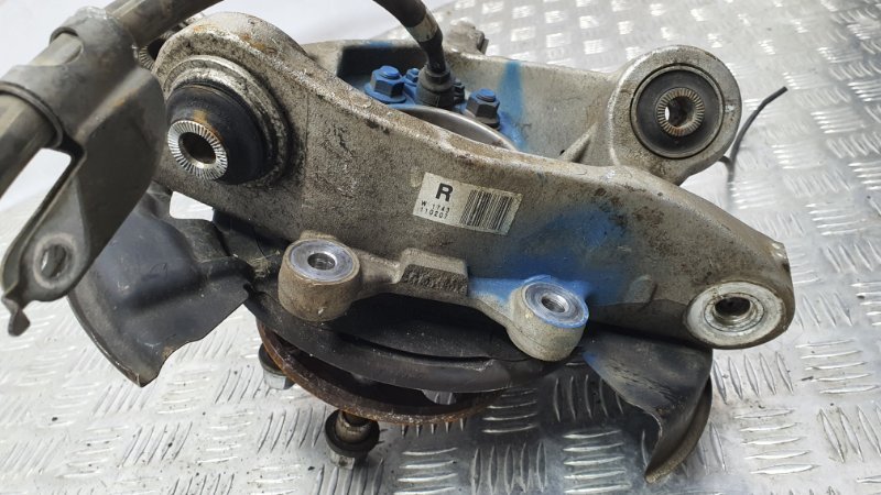 Кулак поворотный задний правый GS300 2009 GRS190 3GRFE Кулак поворотный задний правый GS300 2009 GRS190 3GRFE