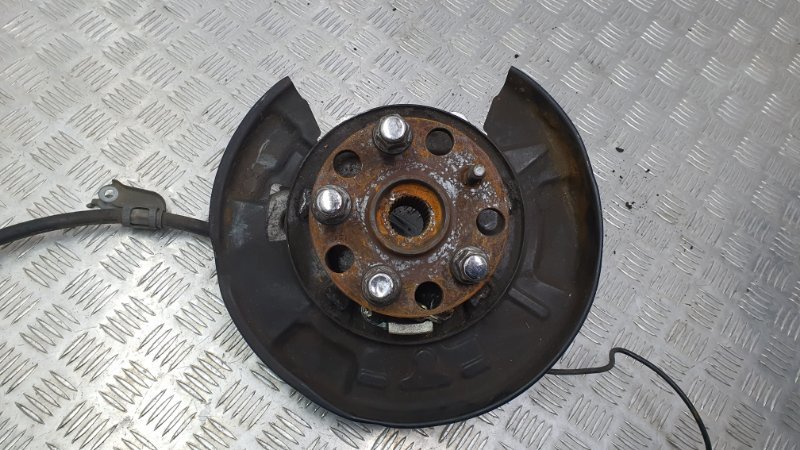 Кулак поворотный задний правый GS300 2009 GRS190 3GRFE Кулак поворотный задний правый GS300 2009 GRS190 3GRFE