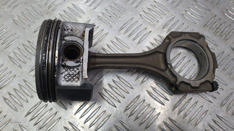 Поршень Toyota Camry 2005 MCV31 3MZFE 1310120050 контрактная