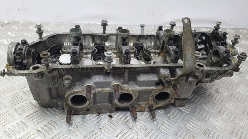 Головка блока цилиндров левая RX400h 2007 MHU38 3MZFE Головка блока цилиндров левая RX400h 2007 MHU38 3MZFE