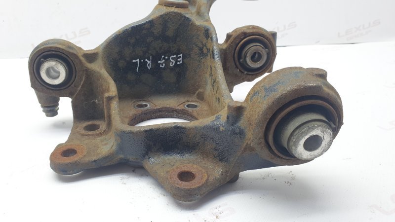 Кулак поворотный задний левый Lexus ES200 ASZ10 6ARFSE