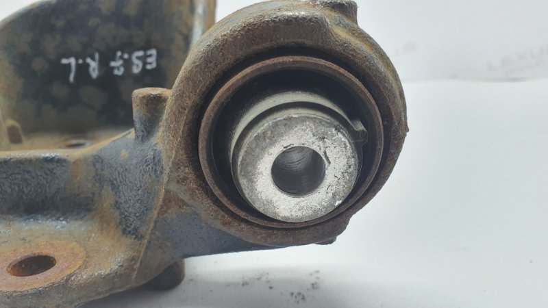 Кулак поворотный задний левый ES200 2020 ASZ10 6ARFSE