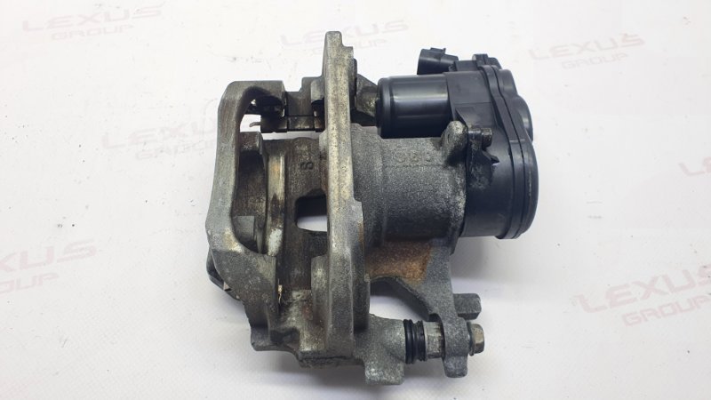 Суппорт задний правый Camry 2020 ASV70 2ARFE