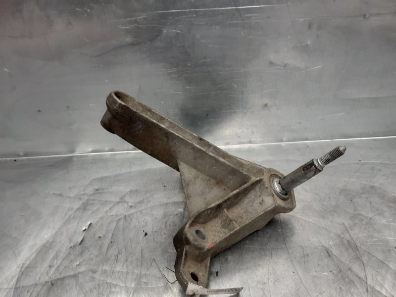 Кронштейн КПП Renault Logan 2005-2014 8200043084 Б/У