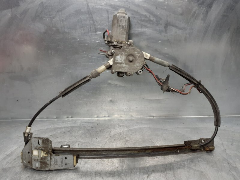 Стеклоподъемник электр. задний правый Passat [B3] 1988-1993