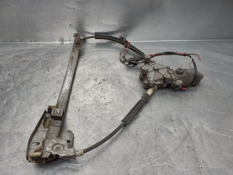 Стеклоподъемник электр. задний правый Passat [B3] 1988-1993