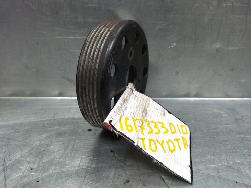Шкив водяного насоса (помпы) Yaris Verso 1999-2005 v13 1.4 disel