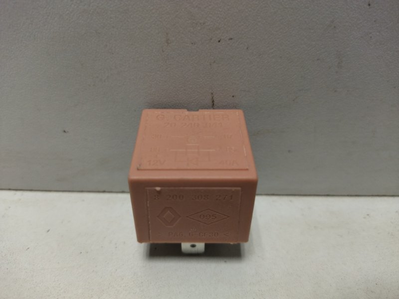 Запчасть реле Renault 8200308271 новая Реле Renault 8200308271 новая