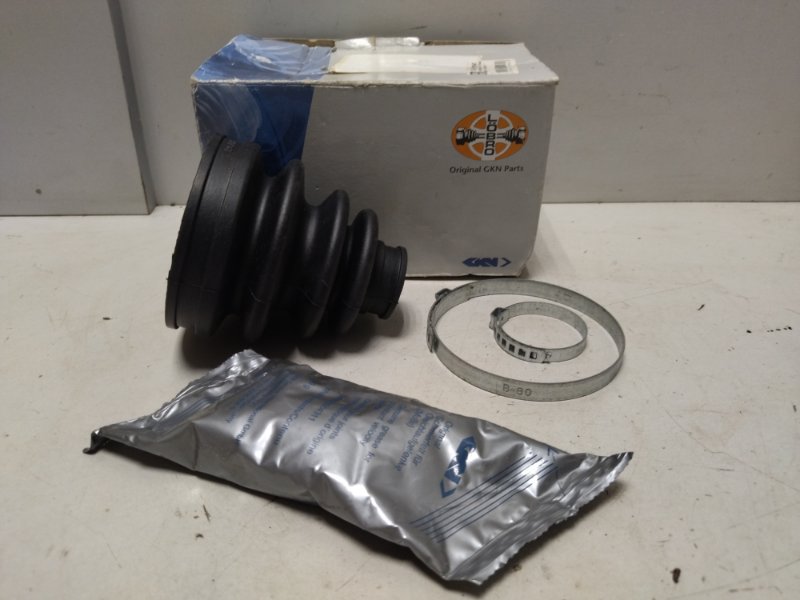 Пыльник ШРУС внутренний TOYOTA Yaris 1999-2005 303947 новая