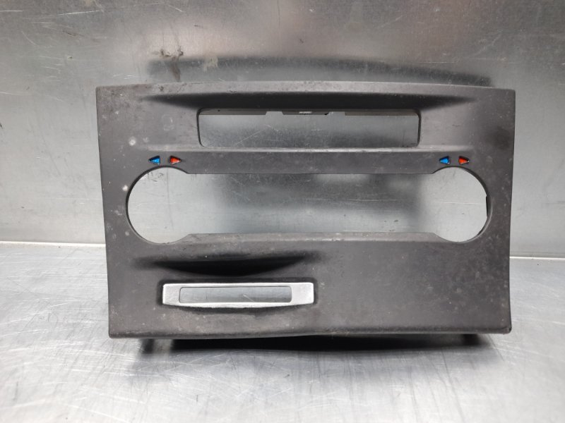 Накладка декоративная Renault Laguna II 2001-2008 2005 v30 хетчбэк F4R714 8200286799 контрактная