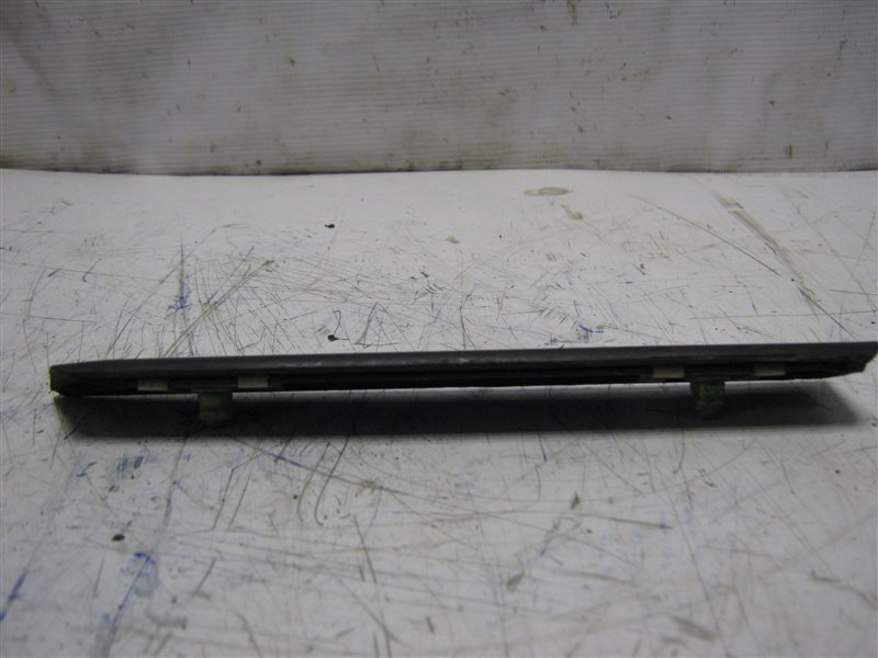 Молдинг переднего левого крыла 5-серия E39 1995-2003 V303C Молдинг переднего левого крыла 5-серия E39 1995-2003 V303C