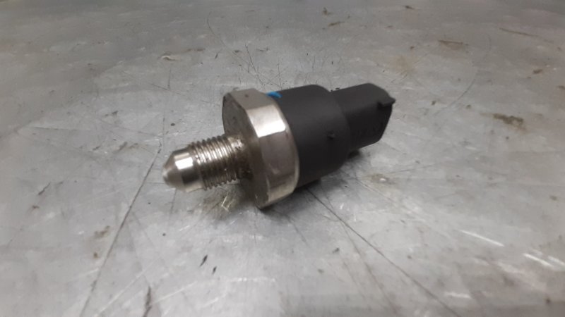 Датчик давления тормозной жидкости A4 [B6] 2000-2004 2002 v42 СЕДАН 1