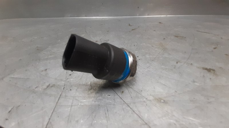 Датчик давления тормозной жидкости A4 [B6] 2000-2004 2002 v42 СЕДАН 1