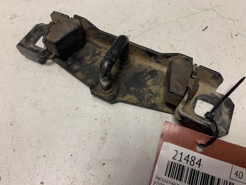 Ответная часть замка багажника FORD Focus II 2005-2008 2006 v40 хетчбэк 1 1375748 Б/У