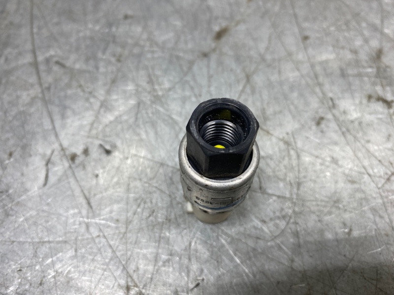 Датчик кондиционера Focus II 2005-2008 2007 v48 хетчбэк 1 Датчик кондиционера Focus II 2005-2008 2007 v48 хетчбэк 1