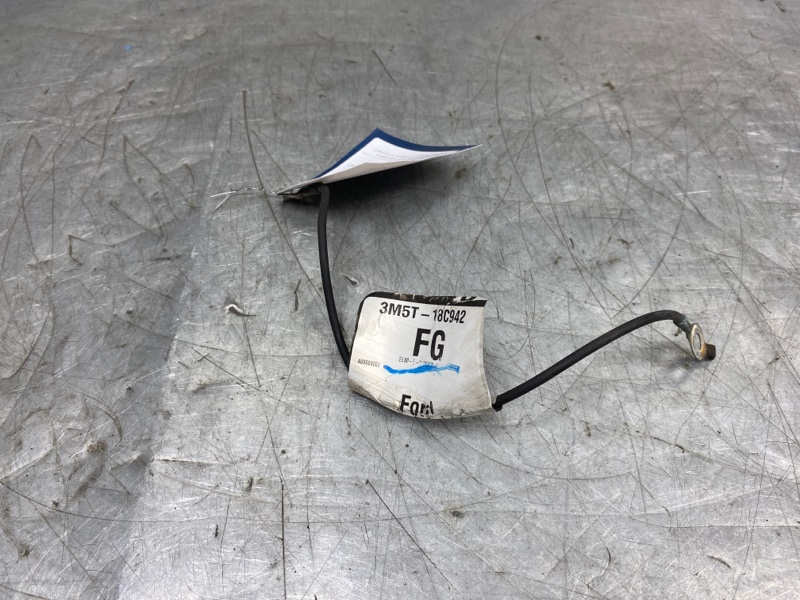 Запчасть провод FORD Focus II 2005-2008 2007 v48 хетчбэк 1 1490053 контрактная Провод FORD Focus II 2005-2008 2007 v48 хетчбэк 1 1490053 контрактная