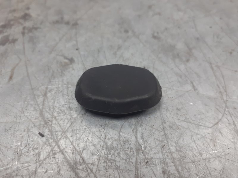 Заглушка AUDI A4 [B6] 2000-2004 2002 v38 СЕДАН 1 8E0837491 контрактная