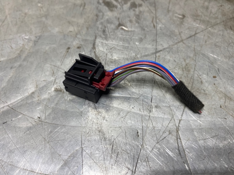 Разъем SKODA Octavia (A5 1Z-) 2004-2013 хетчбэк лифтбэк 1.6 CAYC Разъем SKODA Octavia (A5 1Z-) 2004-2013 хетчбэк лифтбэк 1.6 CAYC