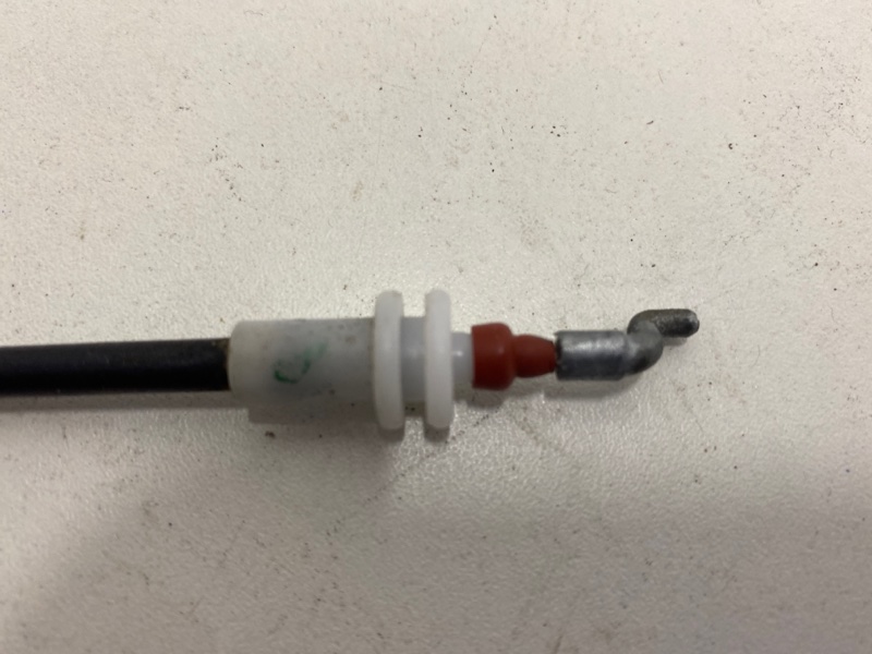 Трос открывания задней двери Focus III 2011-2019 2011 v95 хетчбэк 1 Трос открывания задней двери Focus III 2011-2019 2011 v95 хетчбэк 1