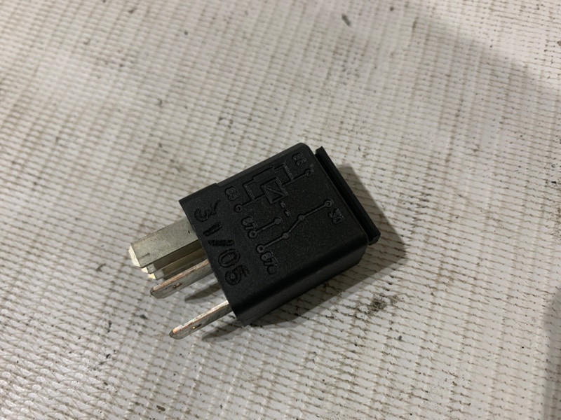 Запчасть реле Volkswagen Touareg 2002-2010 2006 v93 Внедорожник 2 7M0951253C контрактная Реле Volkswagen Touareg 2002-2010 2006 v93 Внедорожник 2 7M0951253C контрактная