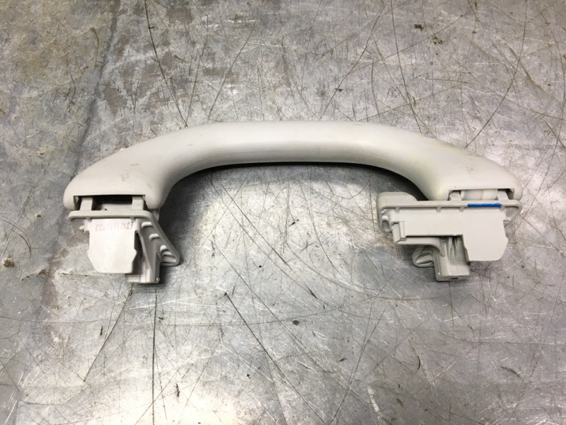 Ручка внутренняя потолочная Golf VI 2009-2013 2012 v50 хетчбэк 1.6 TDI CAYC Ручка внутренняя потолочная Golf VI 2009-2013 2012 v50 хетчбэк 1.6 TDI CAYC