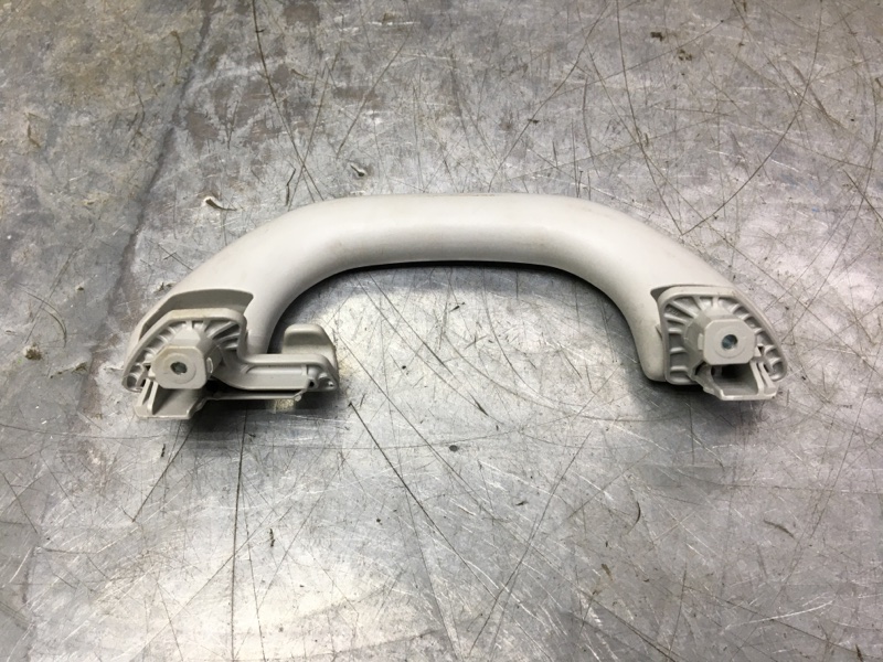 Ручка внутренняя потолочная Golf VI 2009-2013 2012 v50 хетчбэк 1.6 TDI CAYC Ручка внутренняя потолочная Golf VI 2009-2013 2012 v50 хетчбэк 1.6 TDI CAYC