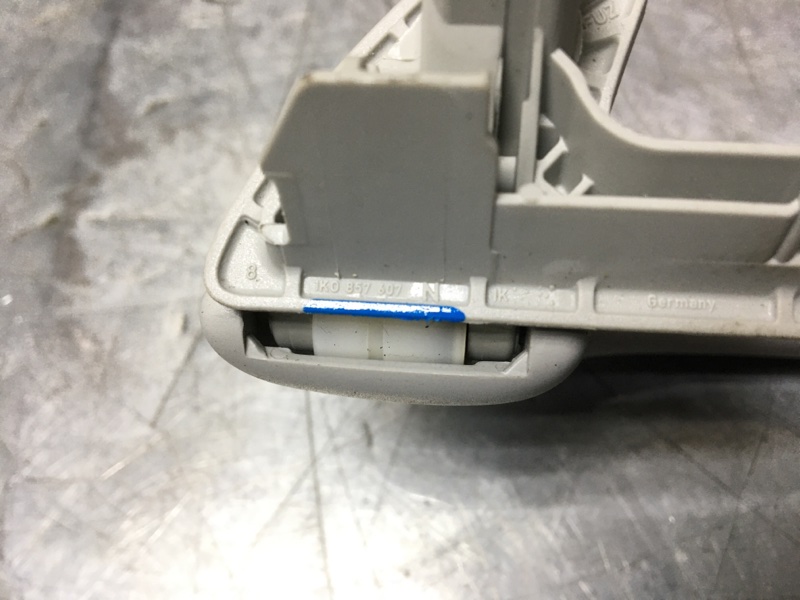 Ручка внутренняя потолочная Golf VI 2009-2013 2012 v50 хетчбэк 1.6 TDI CAYC Ручка внутренняя потолочная Golf VI 2009-2013 2012 v50 хетчбэк 1.6 TDI CAYC