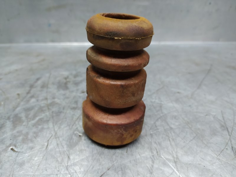 Отбойник переднего амортизатора Yaris Verso 1999-2005 v13 1.4 disel