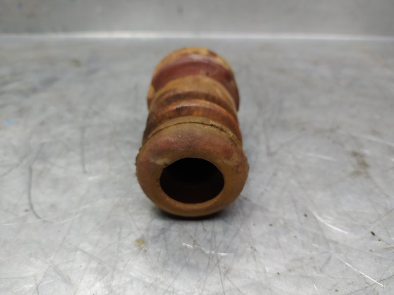 Отбойник переднего амортизатора Yaris Verso 1999-2005 v13 1.4 disel