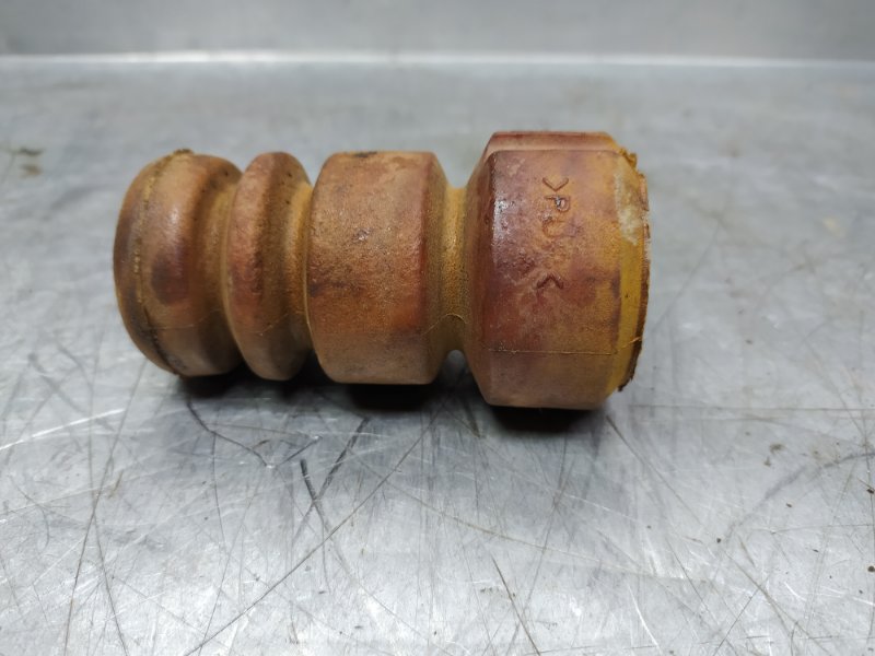 Отбойник переднего амортизатора Yaris Verso 1999-2005 v13 1.4 disel