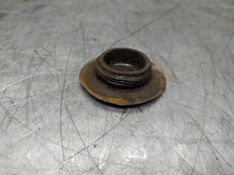 Отбойник переднего амортизатора Yaris Verso 1999-2005 v13 1.4 disel