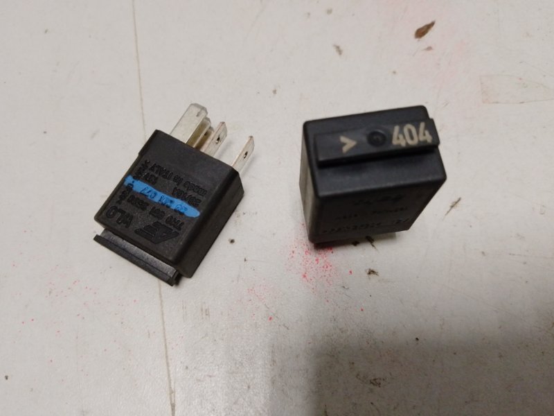 Реле Touareg 2002-2010 2006 v93 Внедорожник 2 Реле Touareg 2002-2010 2006 v93 Внедорожник 2