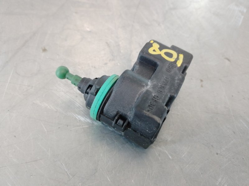 Моторчик корректора фары Volkswagen Golf 4 1997-2005 1999 v108 хетчбэк 2 1J0941295F Б/У