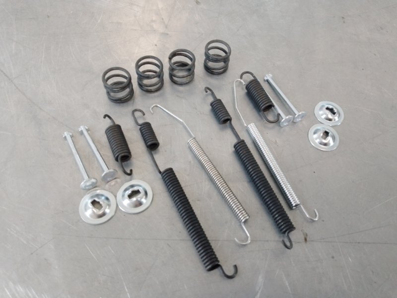 Установочный комплект тормозных колодок барабан Subaru FORESTER 0804-S10XTR-KIT новая