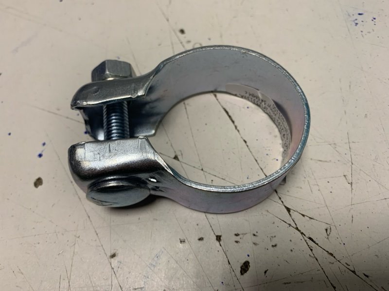 Крепеж глушителя 1121401100 новая