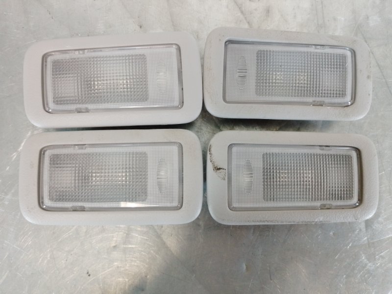 Плафон салонный MITSUBISHI Grandis