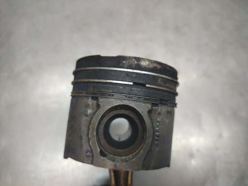 Поршень Yaris Verso 1999-2005 v13 1.4 disel