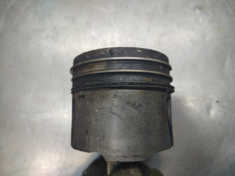 Поршень Yaris Verso 1999-2005 v13 1.4 disel