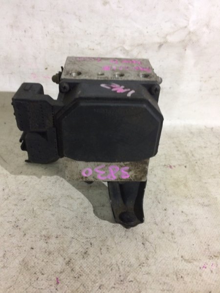 Блок abs Toyota Harrier MCU15W 1MZFE
