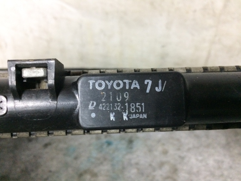 Радиатор охлаждения двигателя Toyota Vitz SCP10 1SZFE